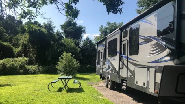 Battle Row Campground Old Bethpage, New York (Thumbnail)