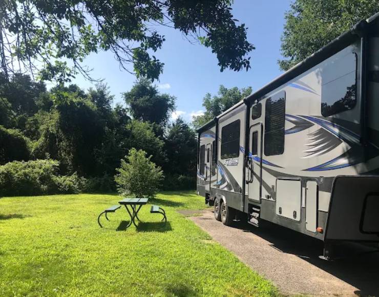 Battle Row Campground Old Bethpage, New York (Thumbnail)