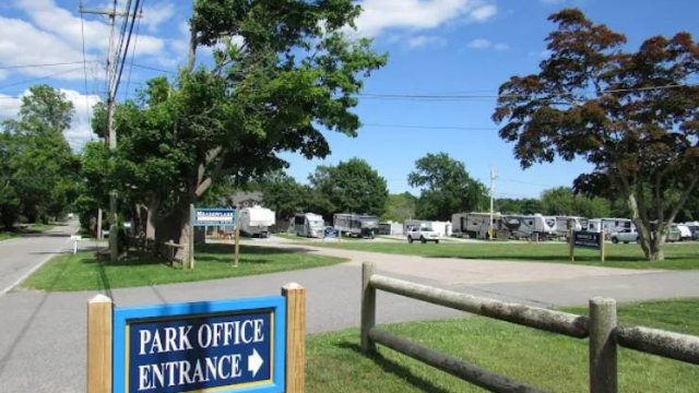 Meadowlark Mobile Home & RV Park (Thumbnail)